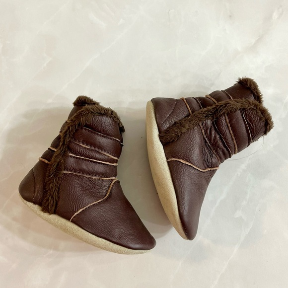 Genuine Leather Baby Infant Boots Tickle Toes Elastic Enclosure Slip-on 0-6 mon - Picture 5 of 10